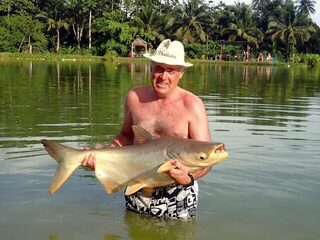 Чалонг: меконги, сиамские карпы и хлеб с поплавком