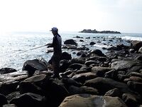 Унаватуна и Jungle Beach: рокфишинг со скал - воблеры и пилькеры