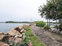 Мирисса порт: 5-6 м, мелочь и камни, за «паровозом» в Унаватуну