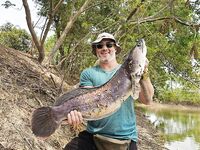 Север Таиланда, пруд: джиг 12 г и белый слаг 9 см, разломал палку