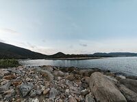 Рыбалка Ялонг Бей недалеко от Санья, Хайнань. Сети, волны и одна поклевка барракуды