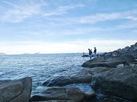 Рыбалка Ялонг Бей недалеко от Санья, Хайнань. Сети, волны и одна поклевка барракуды