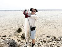 Набережная Саккала, Хургада: кто сейчас клюёт на пилькер у бровки?