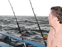 Таиланд, шторм и поверхностники: 7 тунцов с супругой в тяжёлых волнах