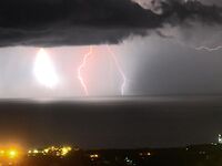 Анталийское побережье жизнь в горах - до моря три с половиной вниз