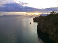 Анталийское побережье бомбарда и длинная подача — доброс до бровки