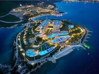 Анталия ночная спиннинговая ловля на освещённой городской набережной