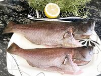 Кухня после рыбалки: рыба на сливочном масле с чесноком и розмарином