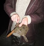 Мелкий калкан на оранжевый твистер при ловле ставриды со дна — отпущен