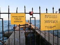 Евпатория с аварийного пирса: донка, техас в отвес и осторожно с дракончиком