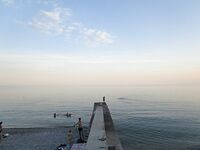 Черноморская береговая классика: небольшая, но бойкая рыба и идеальный тандем с пляжем