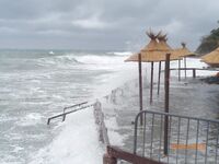 Большой Утриш, штормовые дни: бомбарда с блестящим крючком, ёрш и карась на насадку