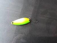 Форелевая колебалка по ласкирю: меньше зацепов, мелкий крючок и подсадка силикона