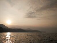 Штиль, лодка и дорадо на гриле: карась вялый, медузы под бортом