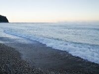 Воздух +7, вода ~20: пар над гладью и аккуратные поклёвки на 8 г с подсадкой