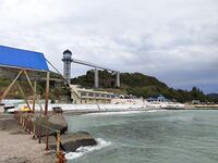 Небуг, утро: волна меньше, но мутняк до 300 м — клев сдуло, вода 24–25, воздух 21–22