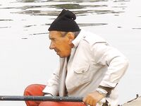 Порт Бургас на рассвете: один кефаль на самодур, старики ловят «блеч»