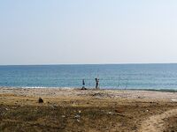 Жаркое море и слабая рыбалка у Дюни-Алепу: 15 платерин с сыном и муха на Тундже