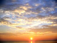 Последние дни «цыганского лета»: тёплая вода, пустой пляж и бешеный пеленгас