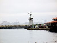 Перла, Маслен нос, Коракя — туман, восток и толпа на камнях