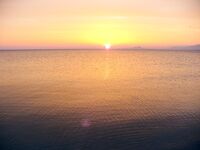 Раннее утро у моря — короткий выход к кромке воды