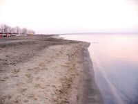 Раннее утро у моря — короткий выход к кромке воды