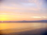 Раннее утро у моря — короткий выход к кромке воды