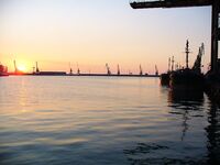 Морская рыбалка в Бургасе: самодур с голыми крючками и хмурый майский рассвет