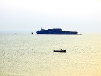 Росенец и «Японский порт»: гроза, жара и ставридка на утреннем свете