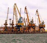 Разведка по шторму, порт пуст: рыбалка отложена, рыба в сетях и магазинах