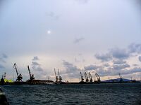 Разведка по шторму, порт пуст: рыбалка отложена, рыба в сетях и магазинах