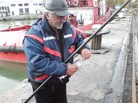 Западный порт Бургас: Бай Иван показал рыбу — карагьоз по полкило и выше