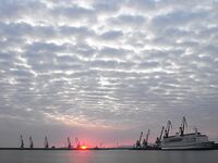 Перед дождём самодур молчал: южный ветер, 13–14 тепла и красивые кадры