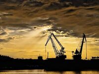 Первые проходы в порту Бургас: на самодур 20 ставрид, потом подошла крупная рыба