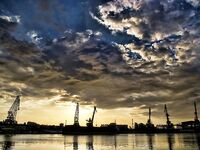 Первые проходы в порту Бургас: на самодур 20 ставрид, потом подошла крупная рыба