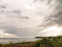 Жезл, весенний ливень и град: вышел на луфаря со стальной поводкой, природа накрыла
