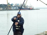 Самодур на 15 крючков: по 4–5 рыб за заброс, но спина просит пауз и смены темпа