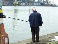 Самодур на 15 крючков: по 4–5 рыб за заброс, но спина просит пауз и смены темпа