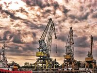 Рыбный рынок: ставрида ушла, тянули мелочь, погода пасмурная под луфаря