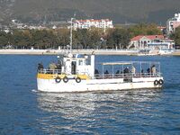 Геленджикская бухта — длинный пирс, прогулки и выход «Лиры», тёплые дни и утренняя изморозь