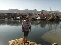 Старая марина после шторма: катамаран, «барселонская» снасть и кефаль под Эфес