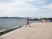 По дальности: надо докидывать до прибойной бровки - ищу подходящий сет