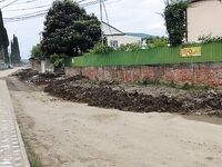 Лдзаа во время паводка: улицы под водой и хаос из деревьев