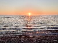 Гагра в октябре: прайсы на улице и в отелях, вода +24 — экскурсии и рыбалки рядом