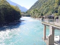 Гагра в октябре: прайсы на улице и в отелях, вода +24 — экскурсии и рыбалки рядом