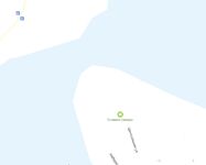 Волны есть, люди ходят, камера неочевидна: база на мысу и песчаный пляж