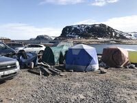 И ещё немного кадров из Териберки: берег, волна и короткая полоса света