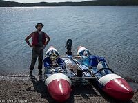 Катамаран как рыболовное судно: крутит на одном якоре