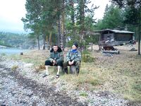 Изба лучше палатки: мошка не лезет, лаврушка на фидер и мечты о Кольском