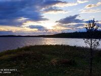 После шторма: ветер выл всю ночь, снимали с избы — вечер спокойней